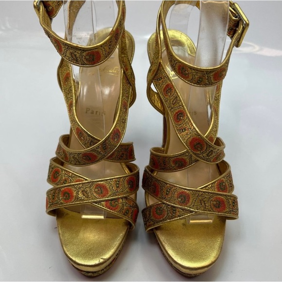 Christian Louboutin Gold Brocade Fabric
Sandals 39.5 - Picture 2 of 7